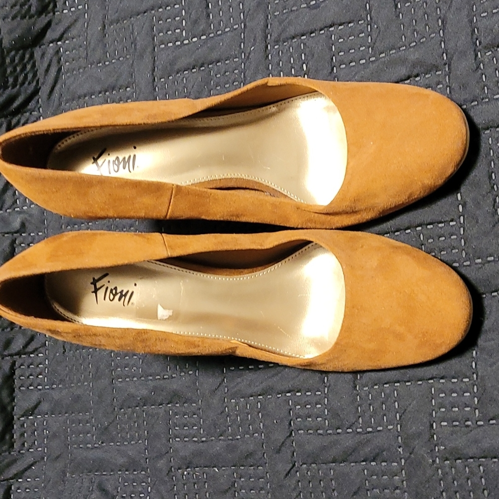 Fioni size 9 high heels